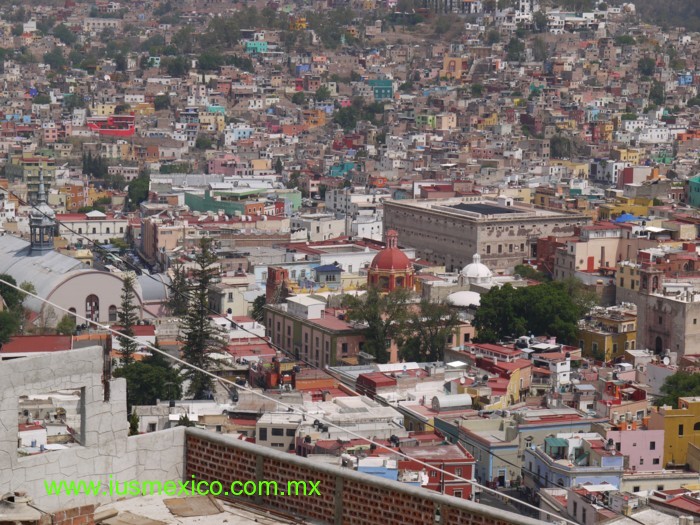 Estado de Guanajuato, México. Cd. de Guanajuato; La Alhóndiga de Granaditas, vista desde el mirador de la estatua de "El Pípila"